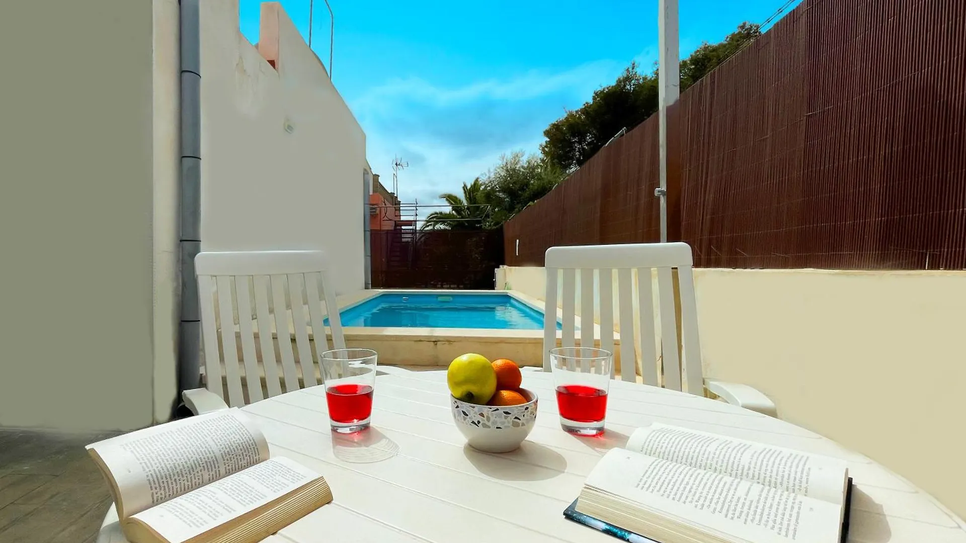 Lakeside Plaza - Alcudia Beach location